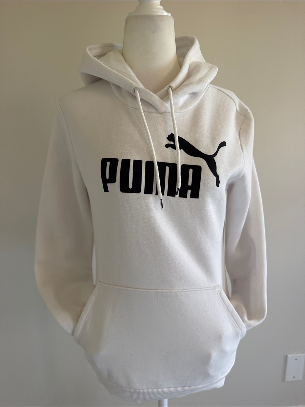 Puma White Hoodie with Black Logo Graphic size XS